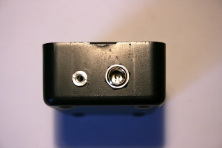 camera (l) and power (r) plugs