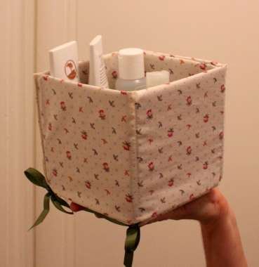 box with mini shampoos